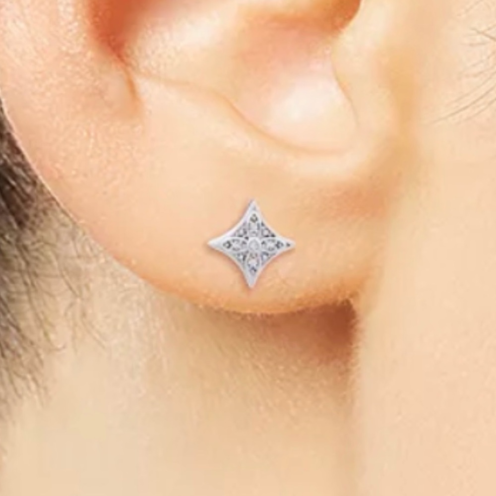 Diamond Star Stud Earrings 1/10 CTW in Sterling Silver, NWT - Picture 5 of 7